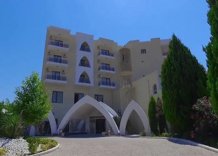 Hedef Dag Termal & 호텔 *